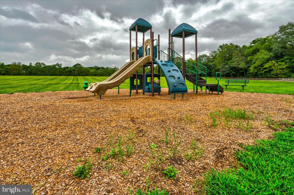 BROOKFIELD - Residential