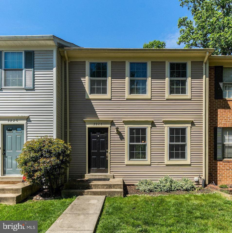 3924 COLLIS OAK COURT