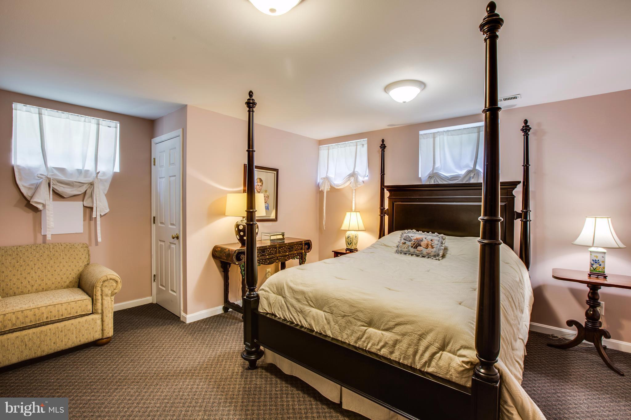 SOUTH WOODS - Residential