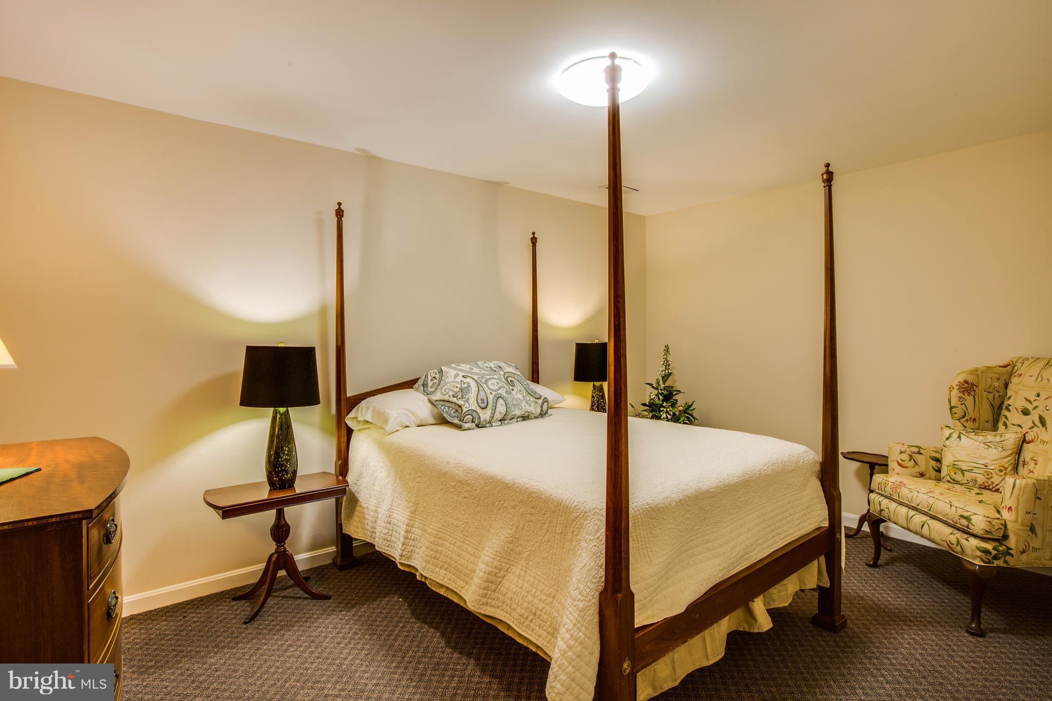 SOUTH WOODS - Residential