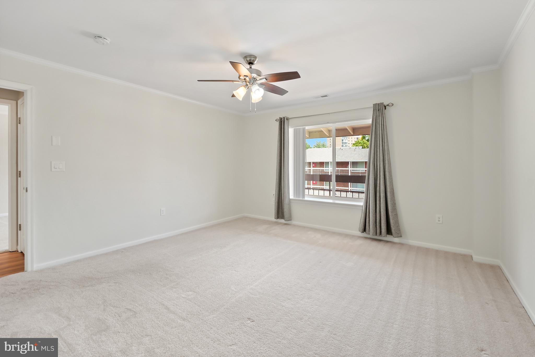 LEISURE WORLD - Residential