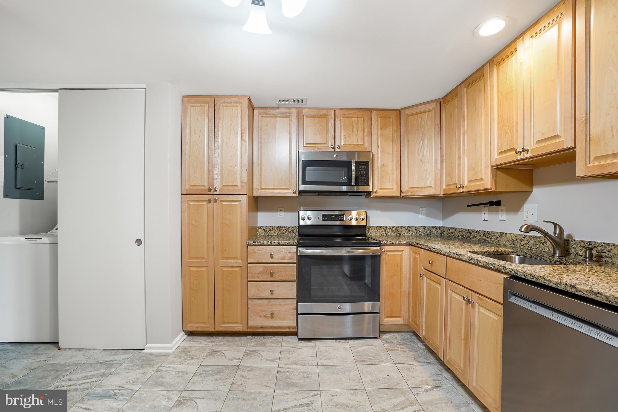 LEISURE WORLD - Residential