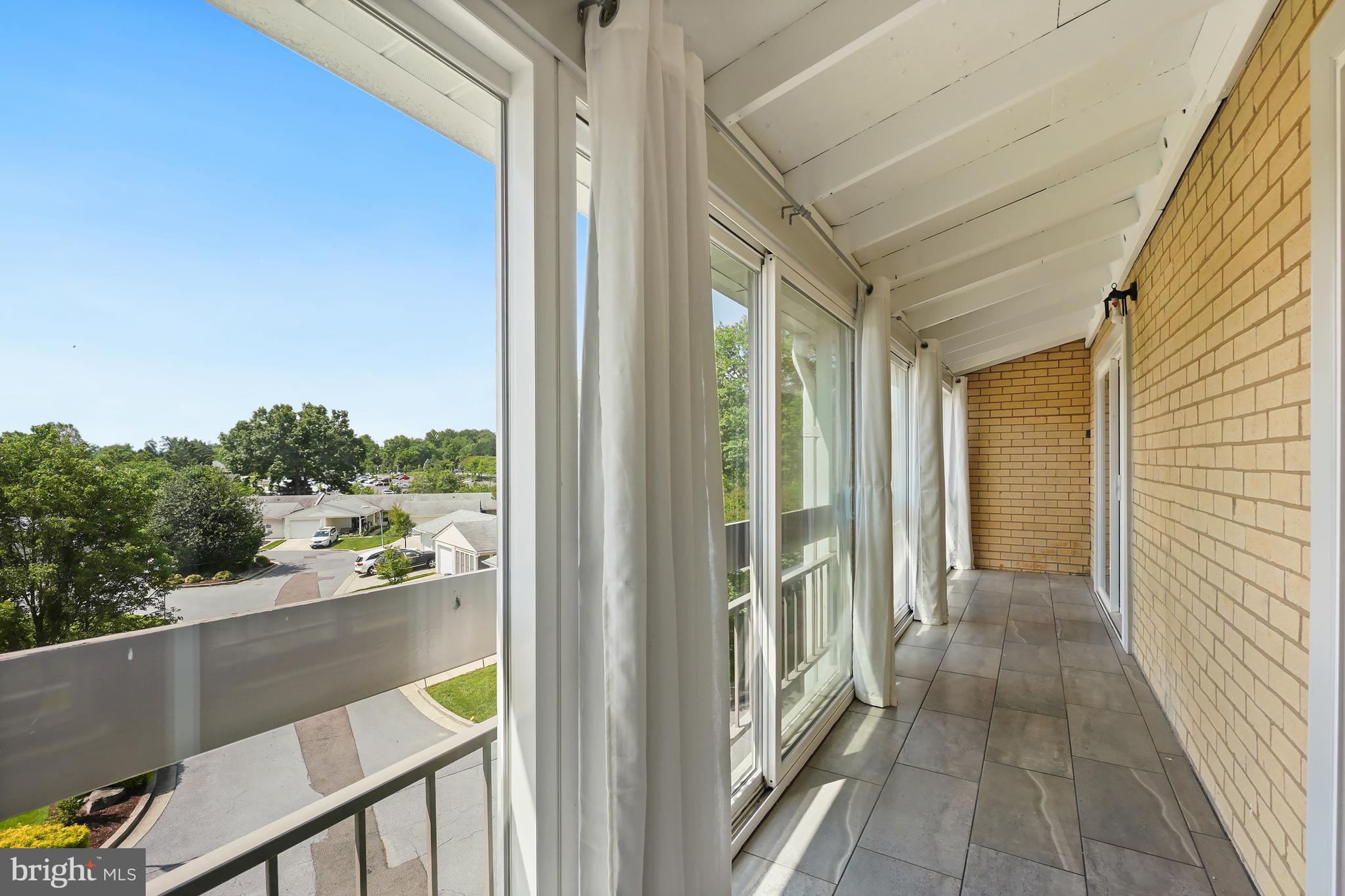 LEISURE WORLD - Residential