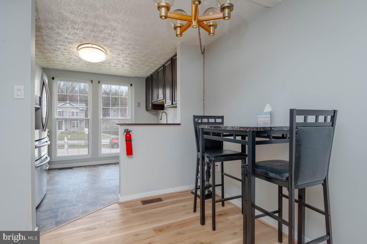 CARROLLWOOD MANOR - Residential