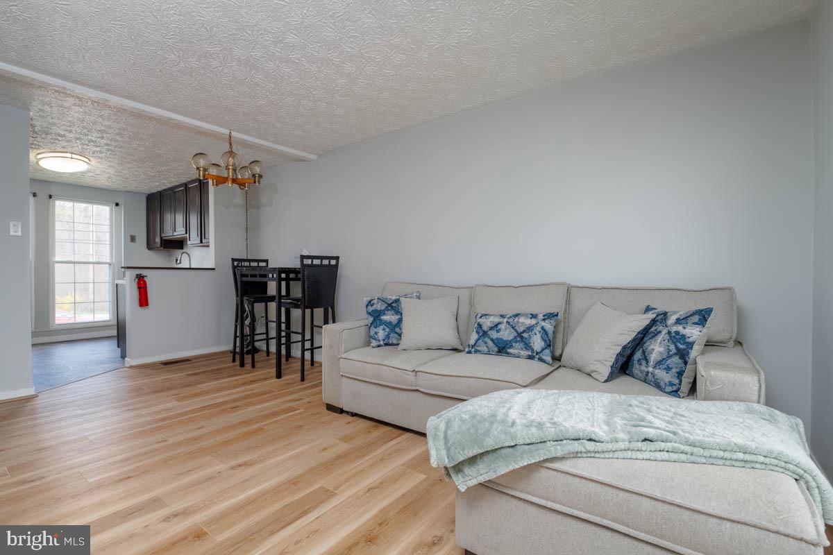 CARROLLWOOD MANOR - Residential