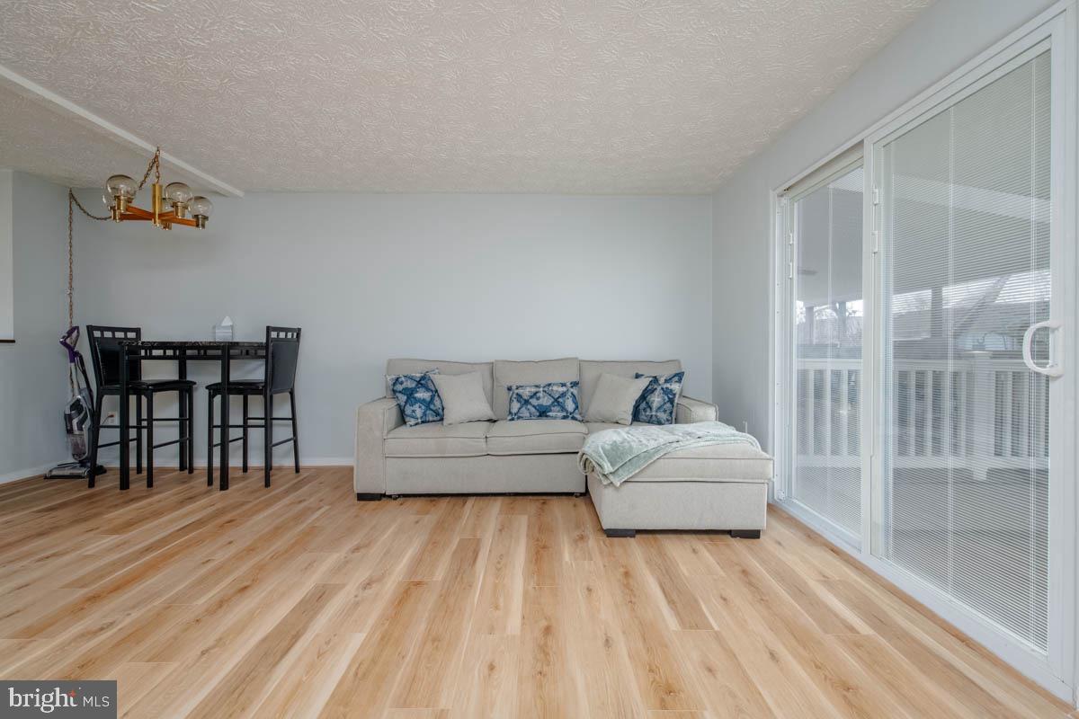 CARROLLWOOD MANOR - Residential