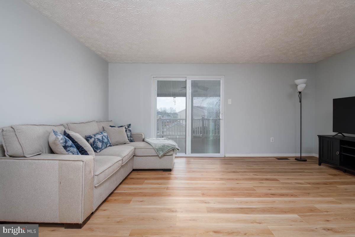 CARROLLWOOD MANOR - Residential