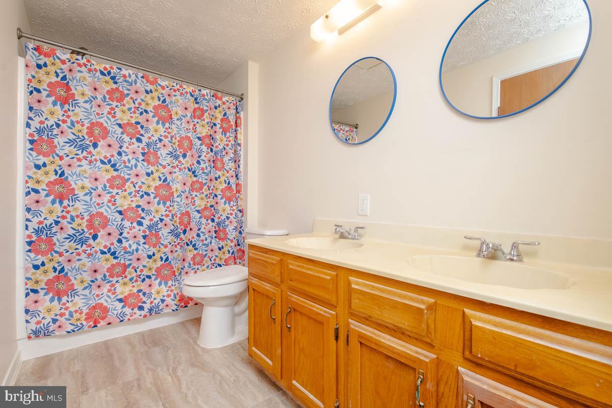 CARROLLWOOD MANOR - Residential