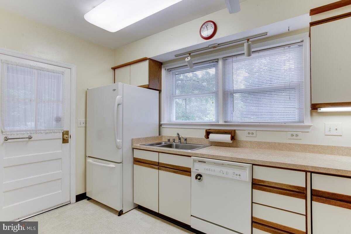 CALVERT MANOR - Residential