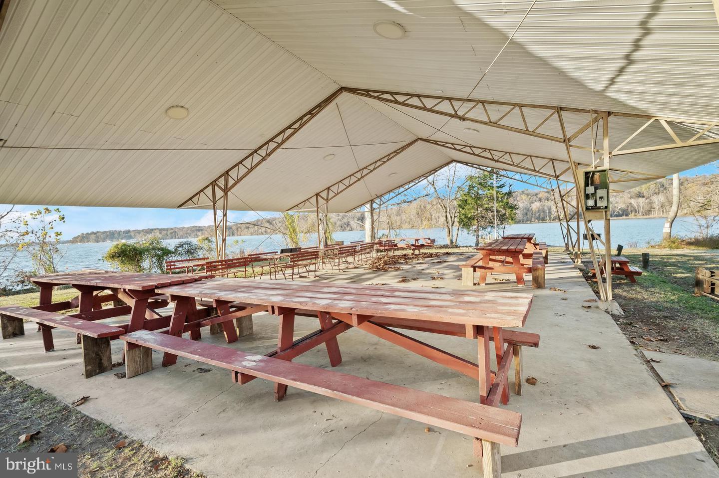 CALVERT MANOR - Residential