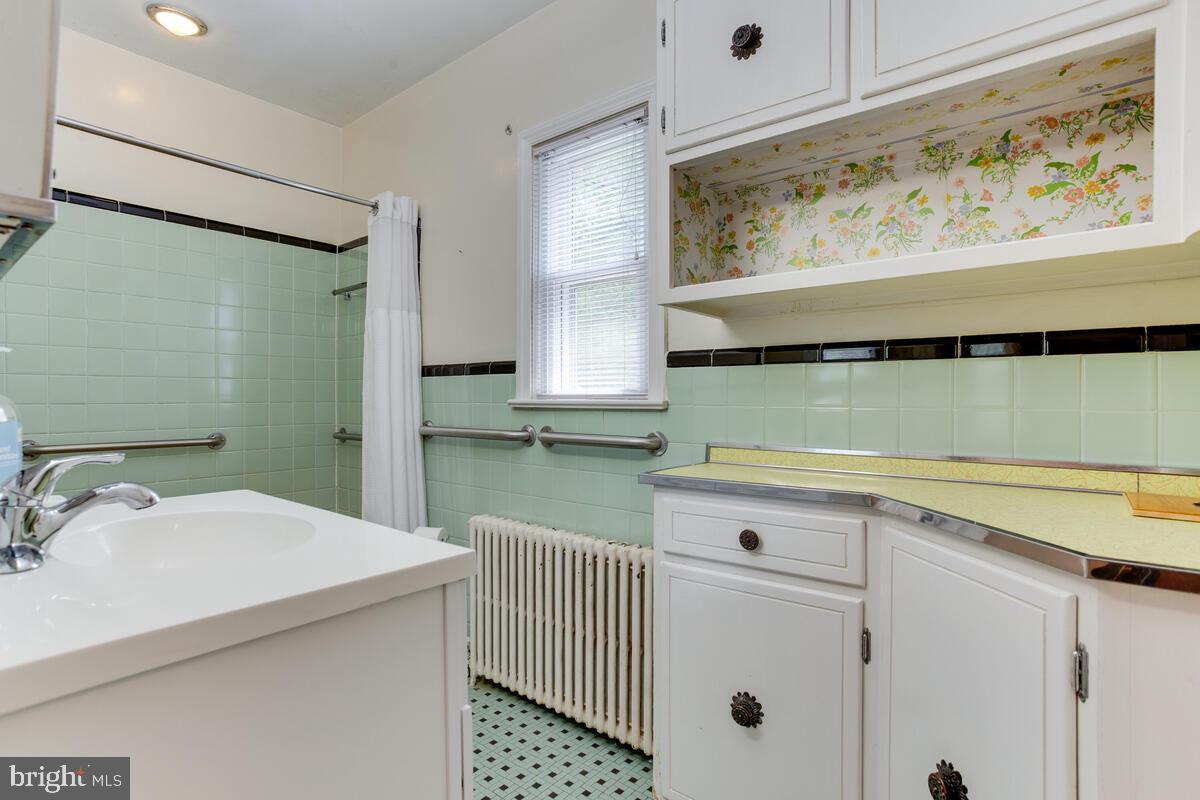 CALVERT MANOR - Residential