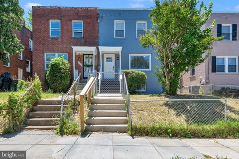 Photo of 4621 Hillside Road SE, WASHINGTON, DC 20019 (MLS # DCDC2268896)