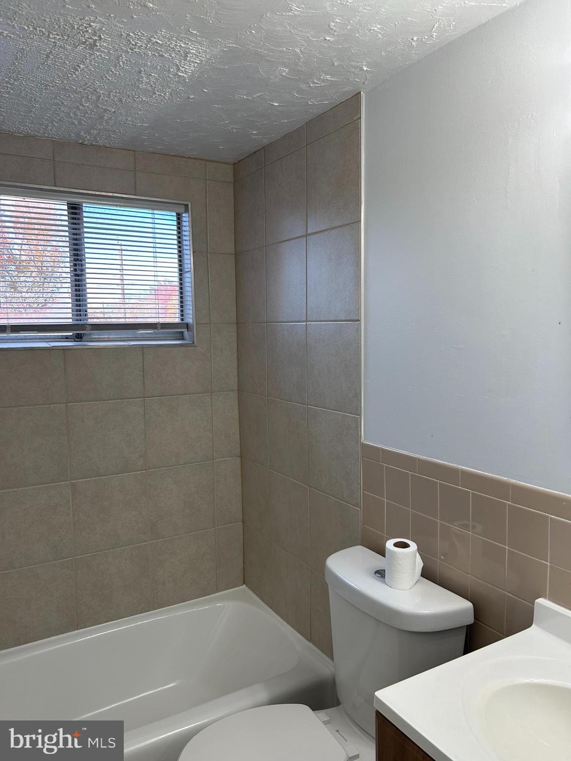 FRENCHMANS CREEK - Residential Lease