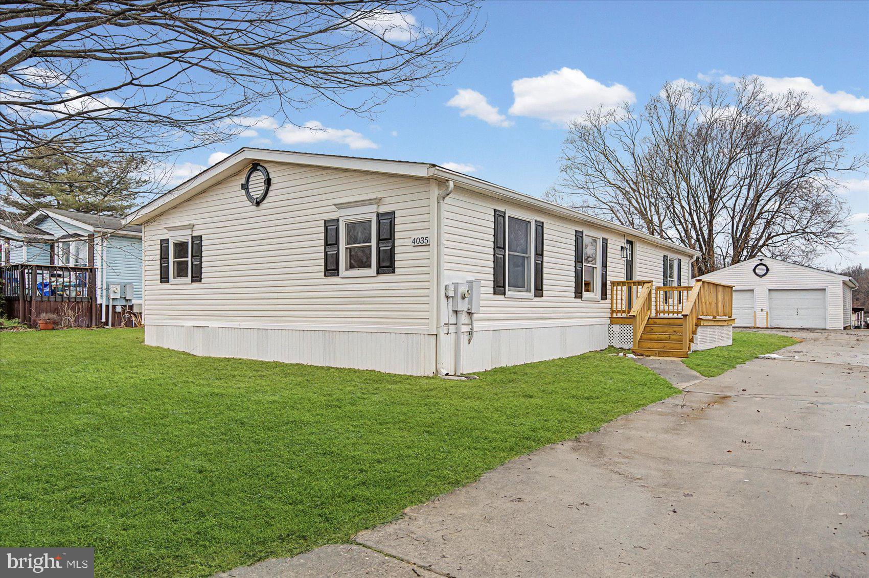 MOUNTAIN BUSH ESTATES - Residential