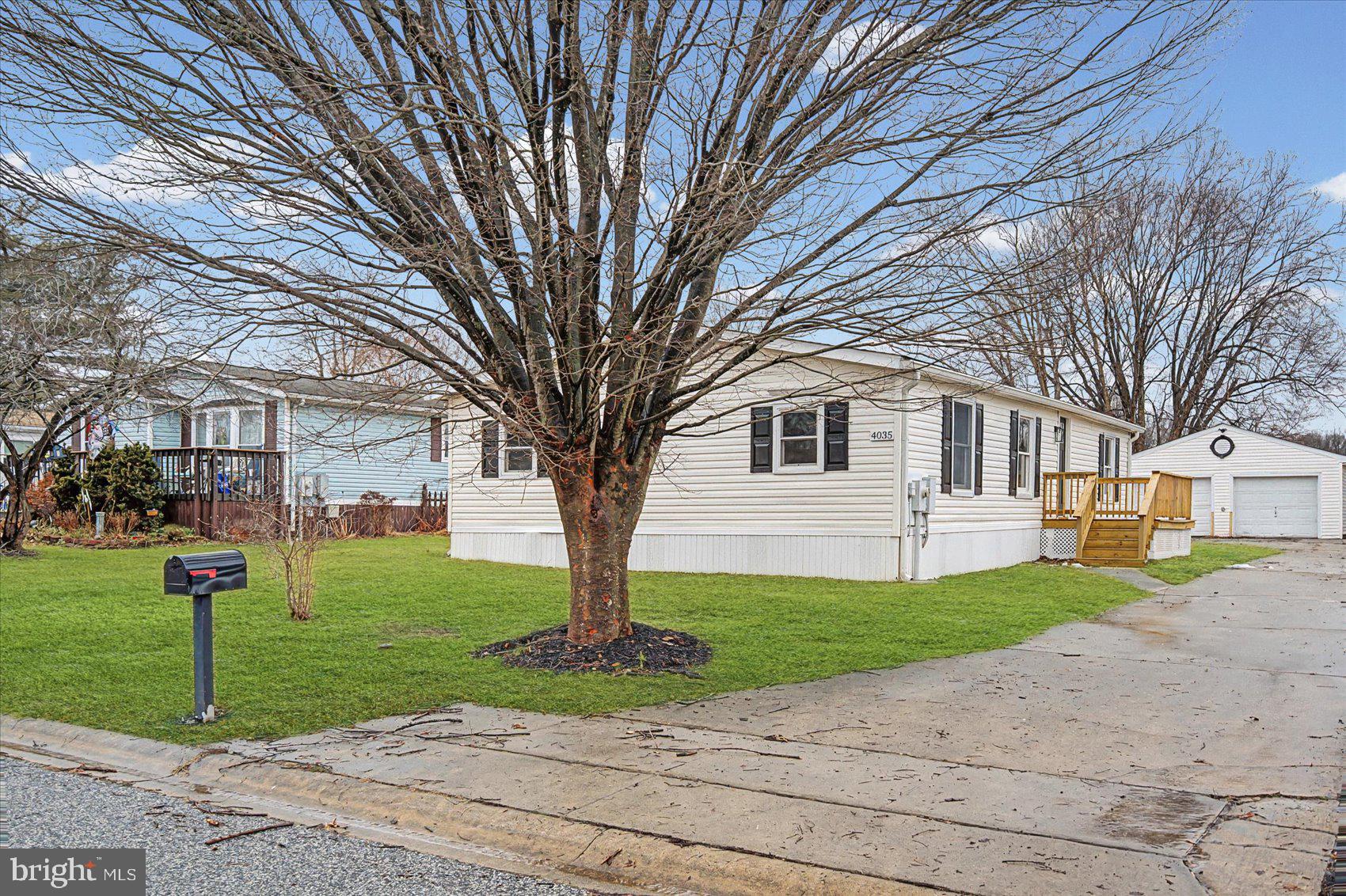 MOUNTAIN BUSH ESTATES - Residential