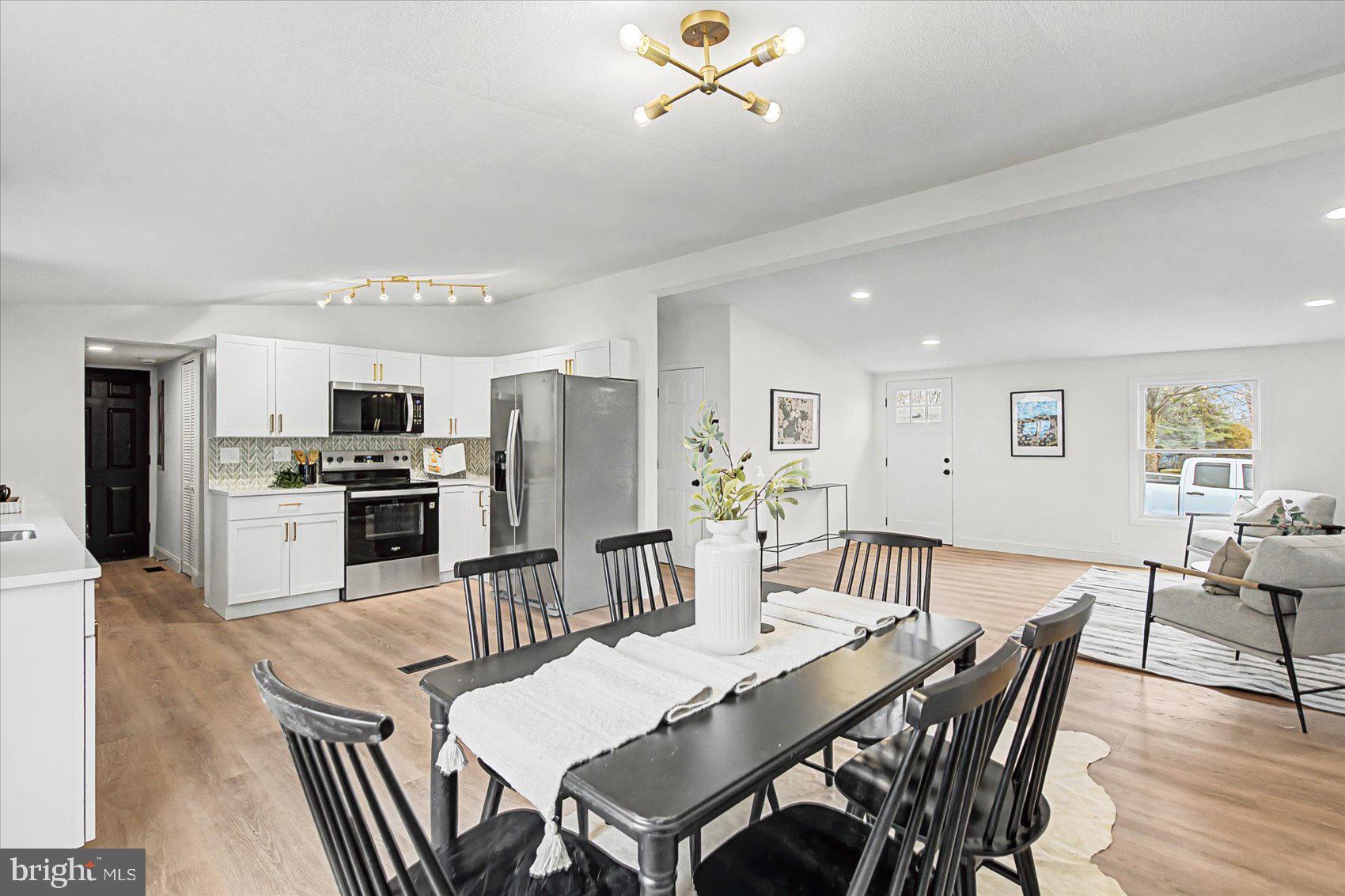 MOUNTAIN BUSH ESTATES - Residential