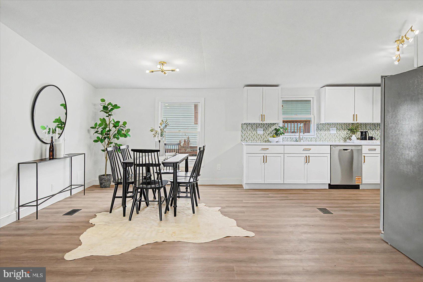 MOUNTAIN BUSH ESTATES - Residential