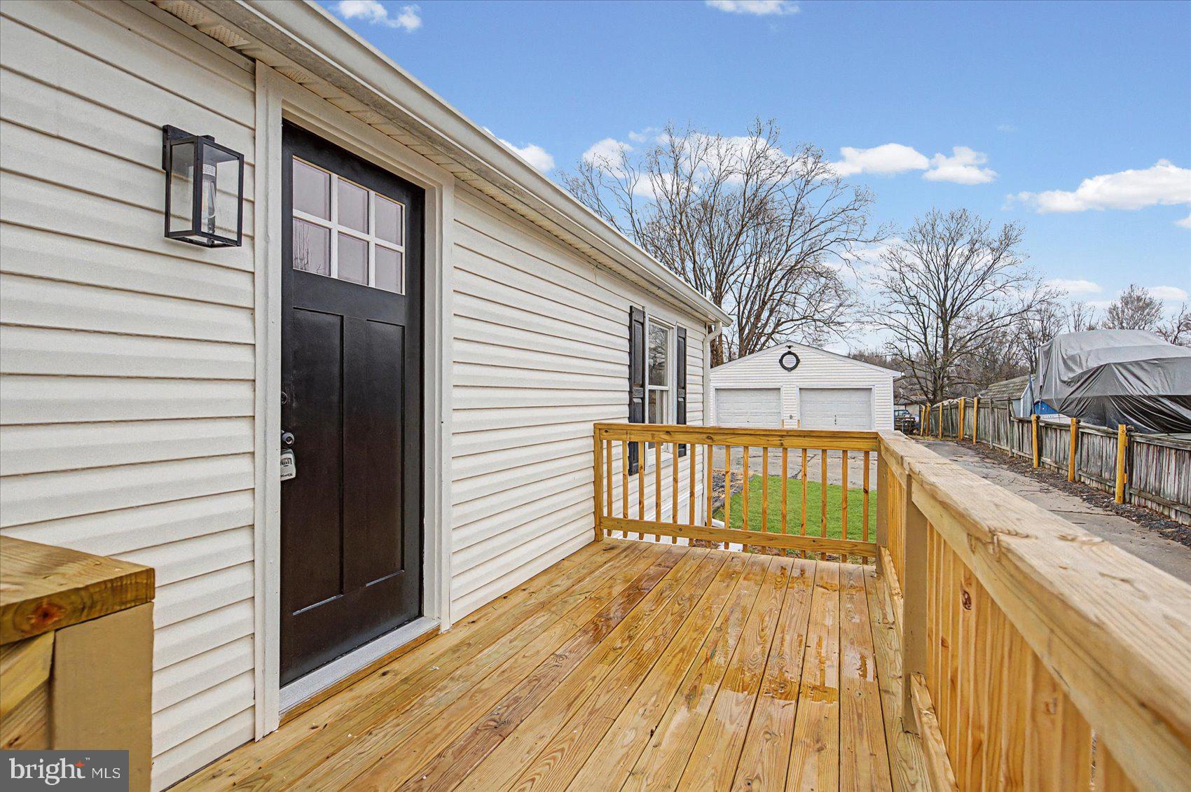 MOUNTAIN BUSH ESTATES - Residential