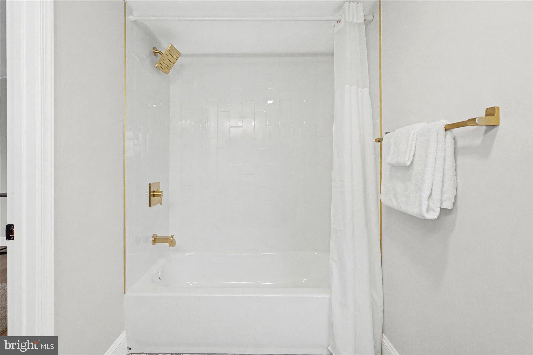 MOUNTAIN BUSH ESTATES - Residential