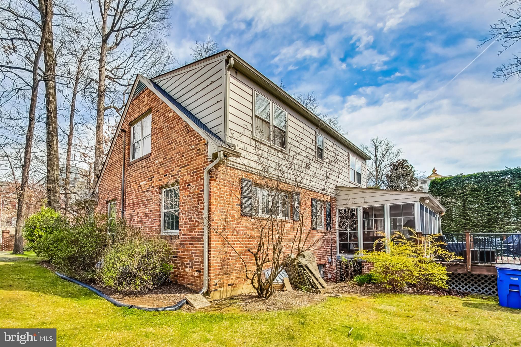 ROCKVILLE OUTSIDE - Residential