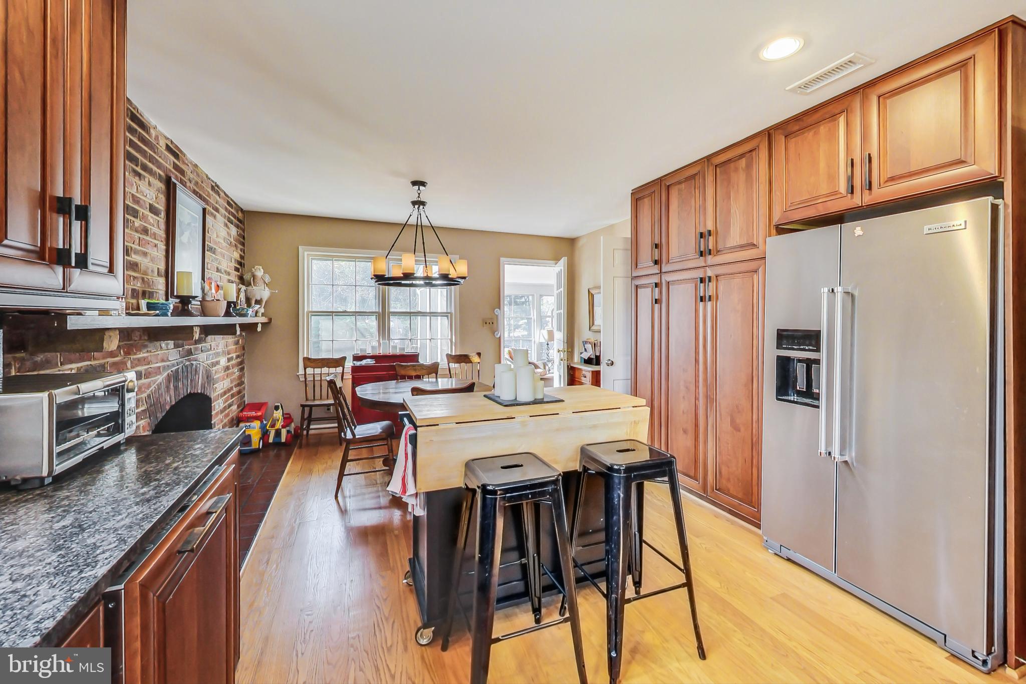 ROCKVILLE OUTSIDE - Residential