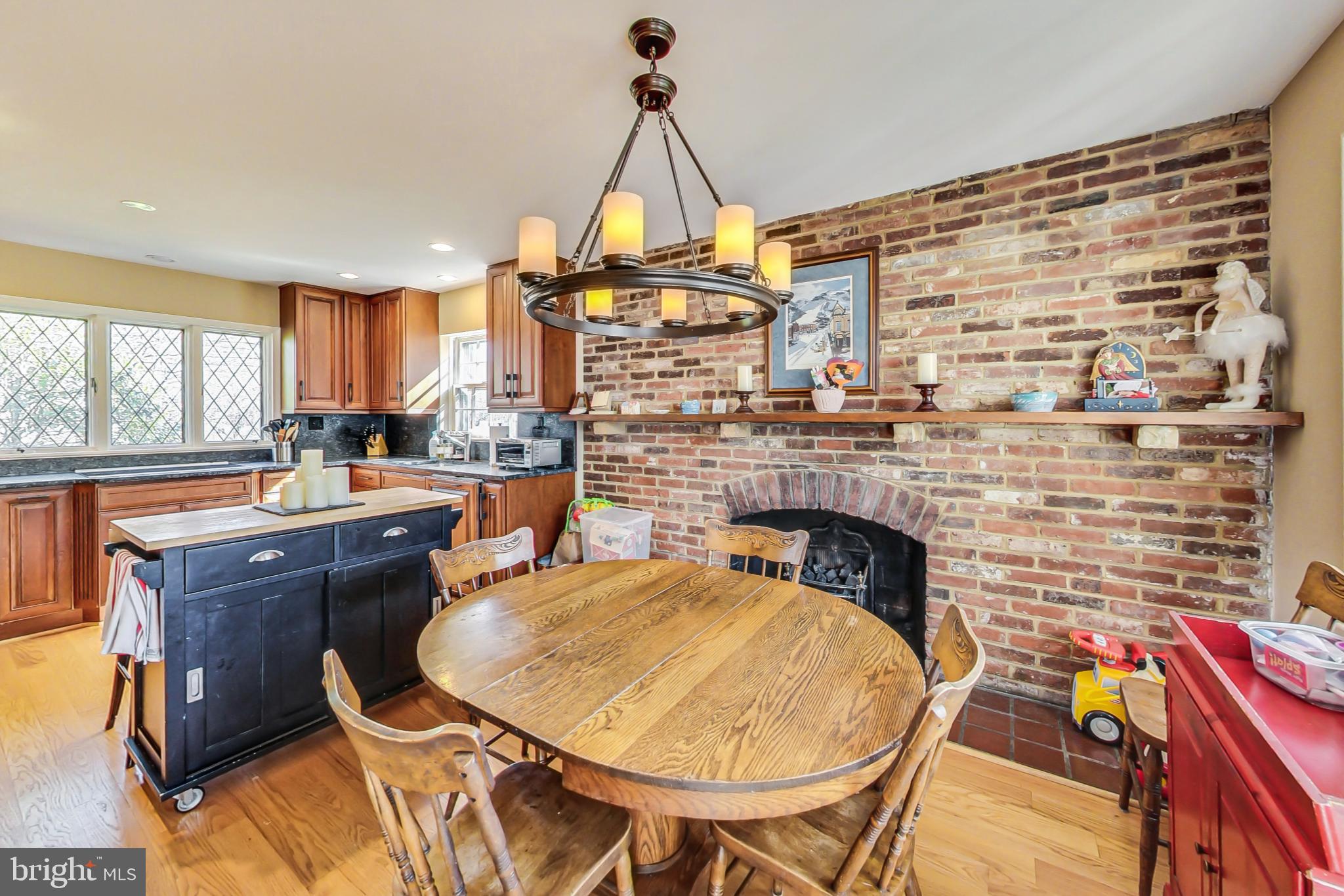 ROCKVILLE OUTSIDE - Residential