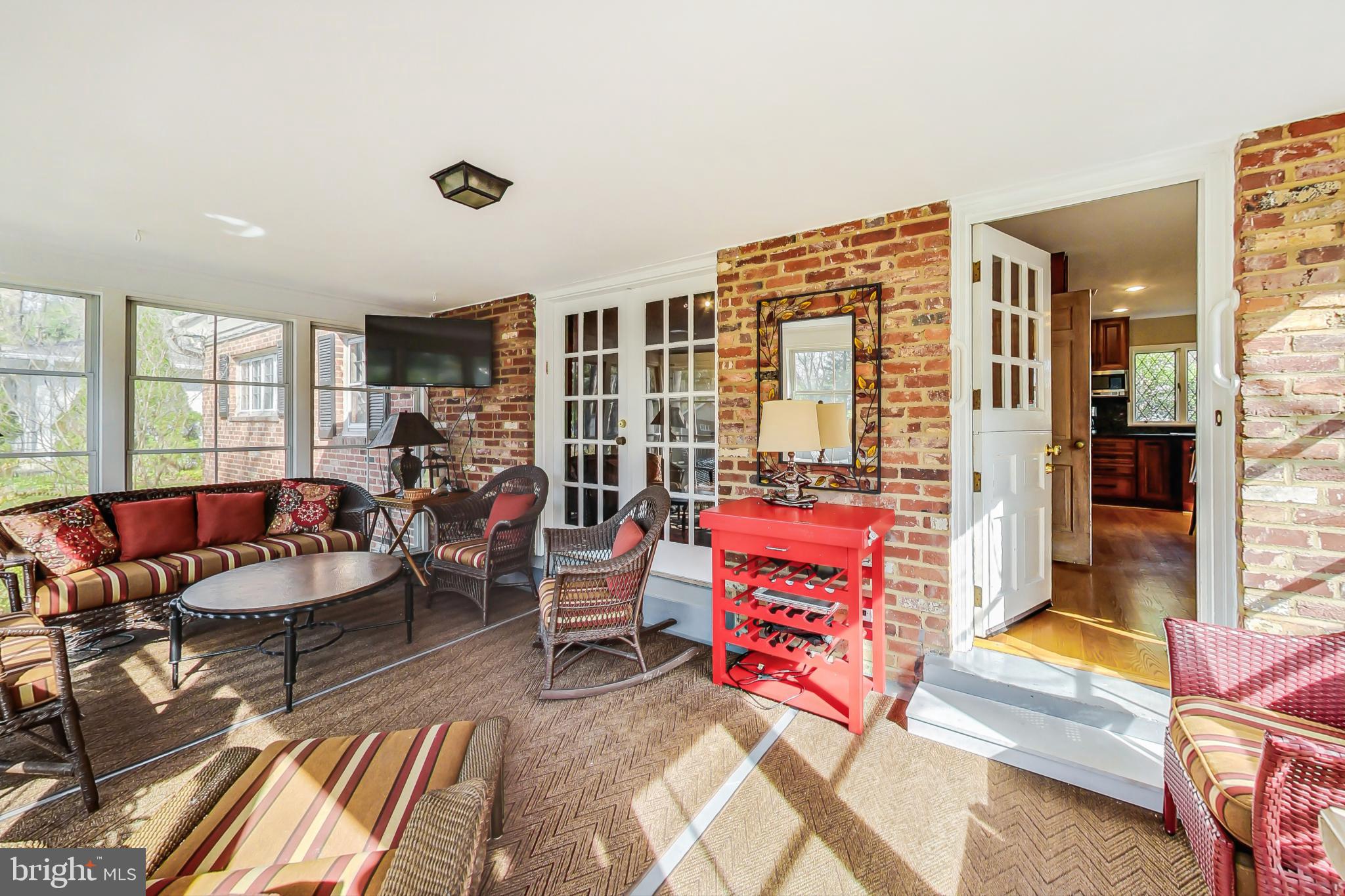 ROCKVILLE OUTSIDE - Residential