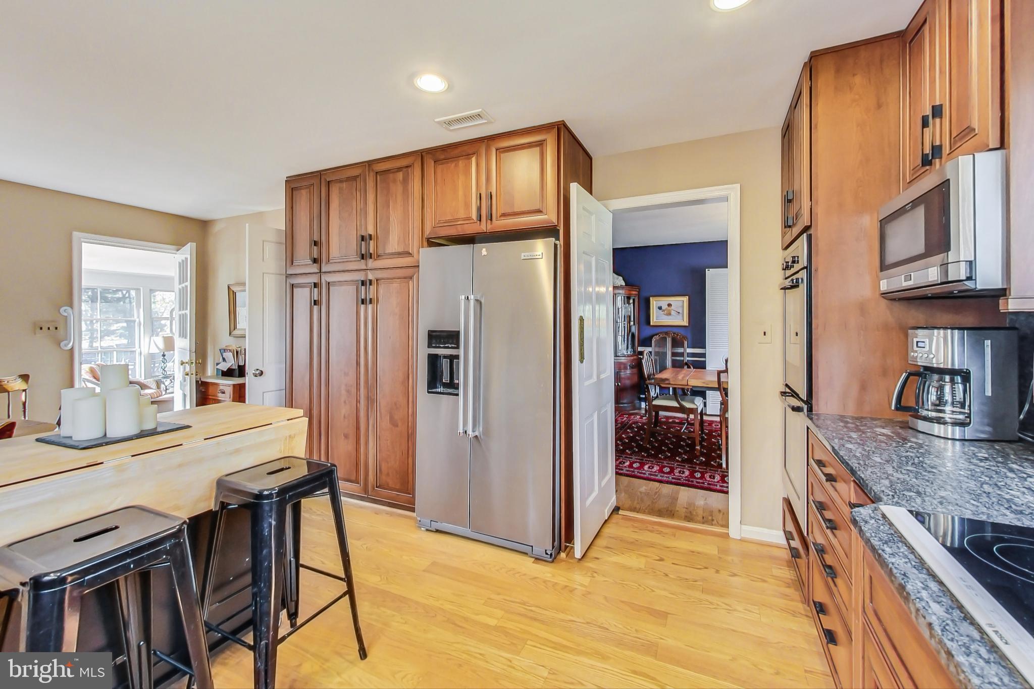 ROCKVILLE OUTSIDE - Residential