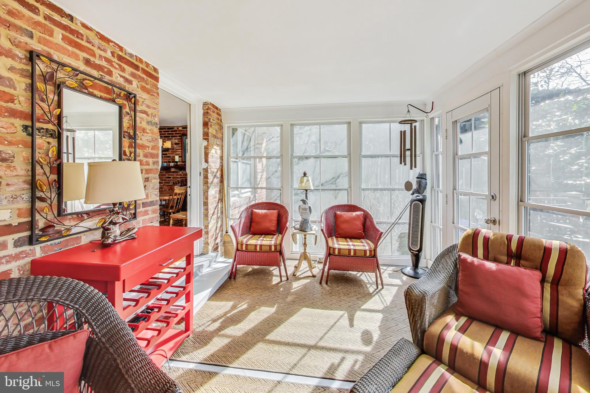 ROCKVILLE OUTSIDE - Residential