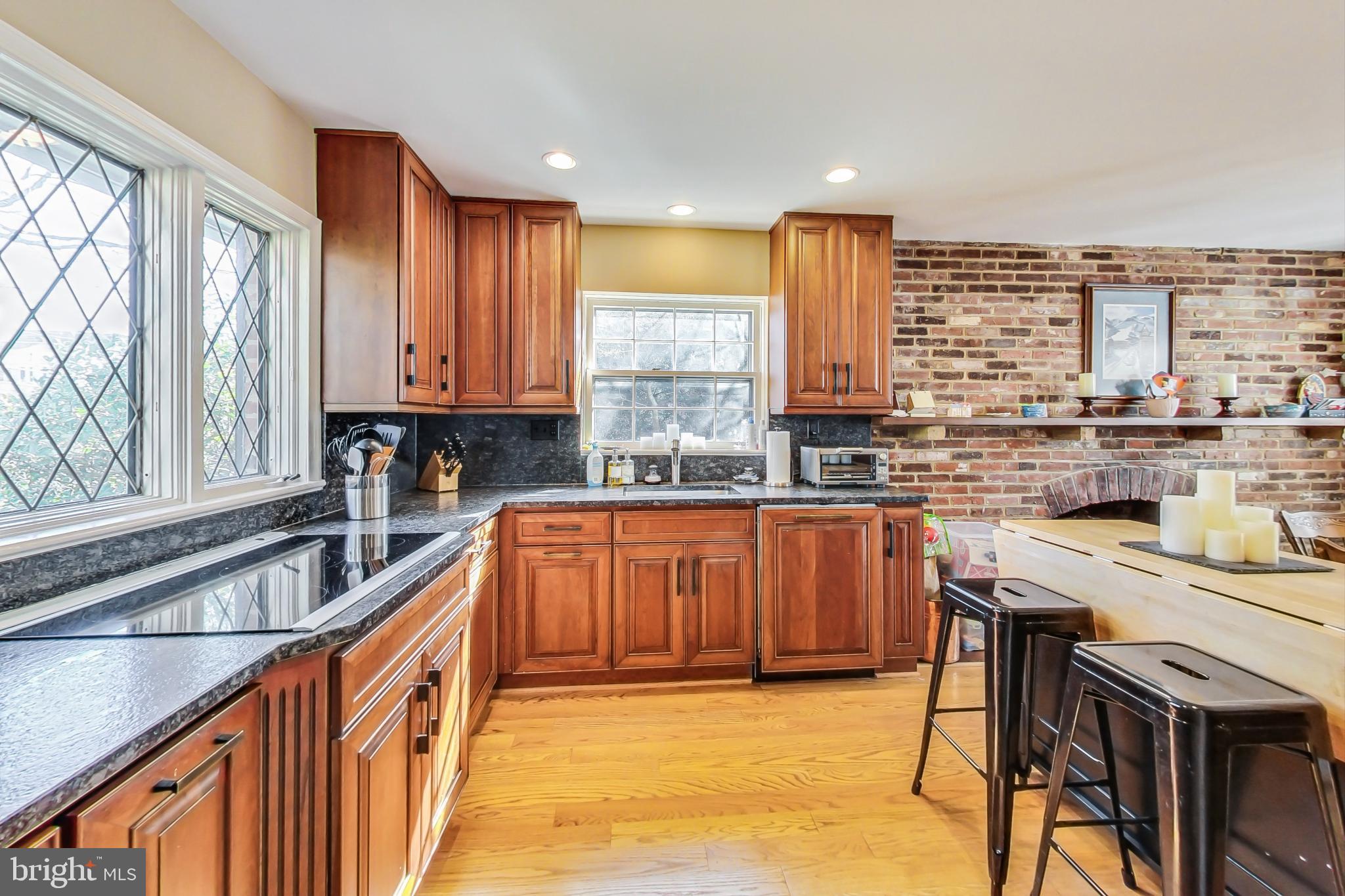 ROCKVILLE OUTSIDE - Residential