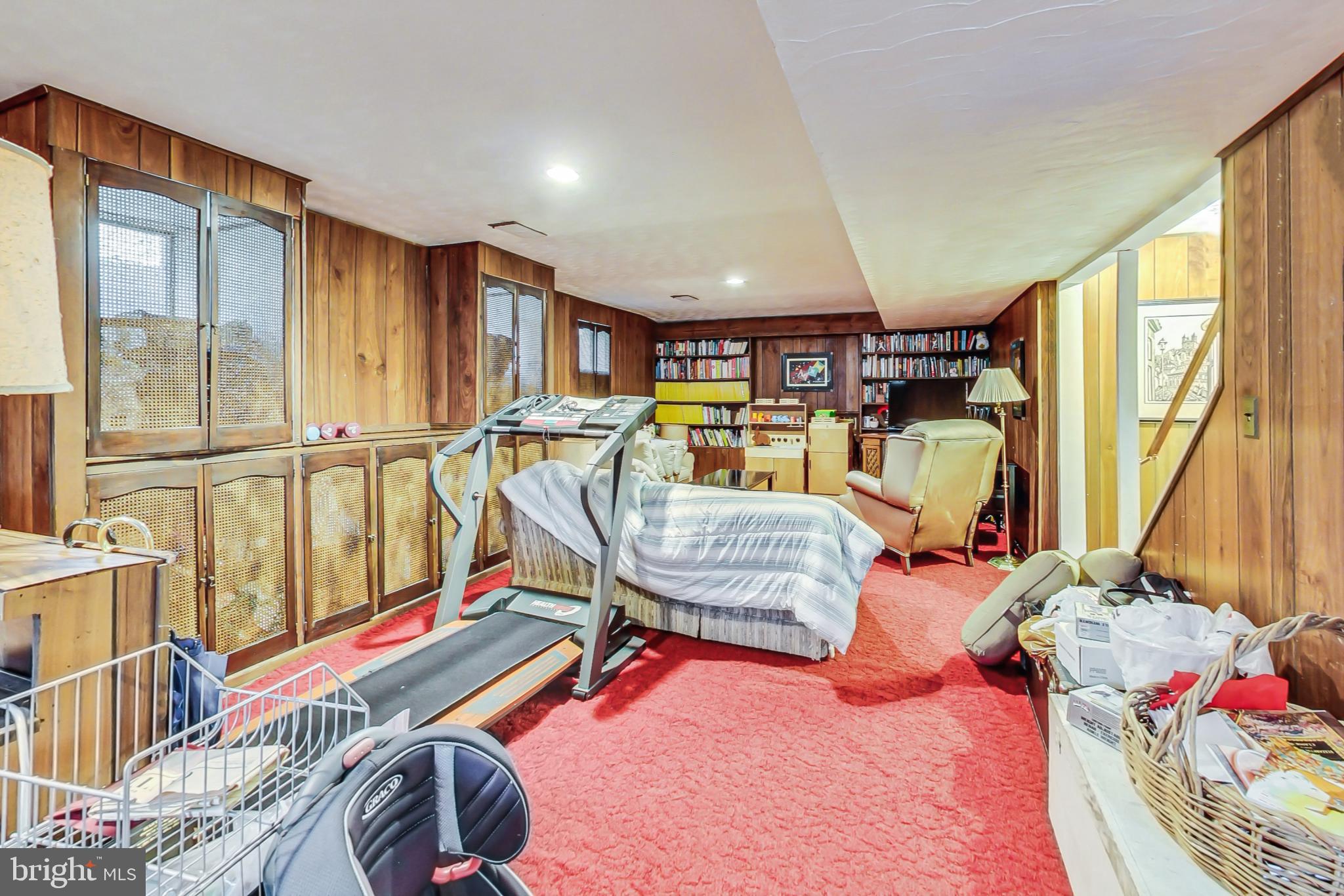 ROCKVILLE OUTSIDE - Residential