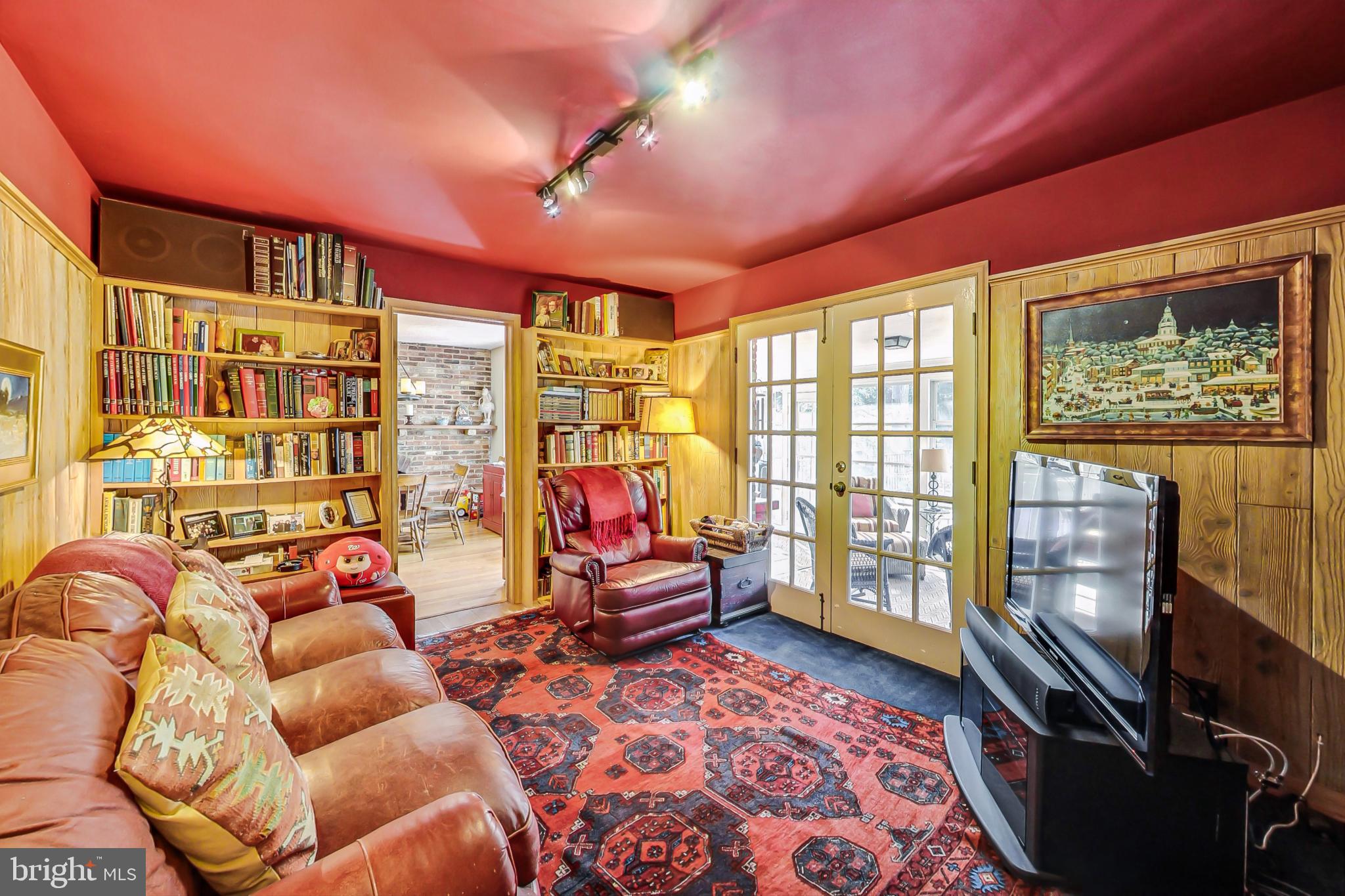 ROCKVILLE OUTSIDE - Residential