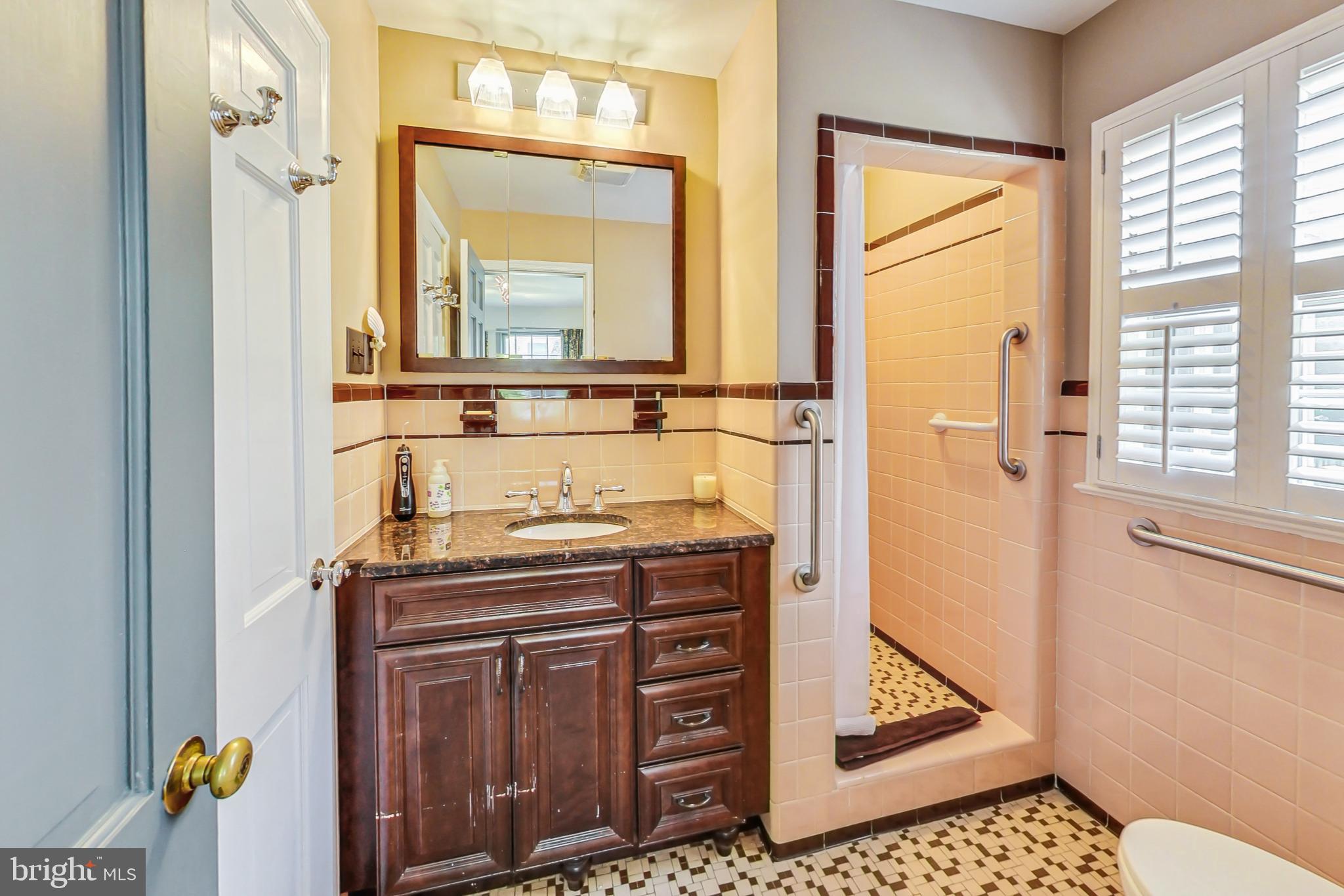 ROCKVILLE OUTSIDE - Residential