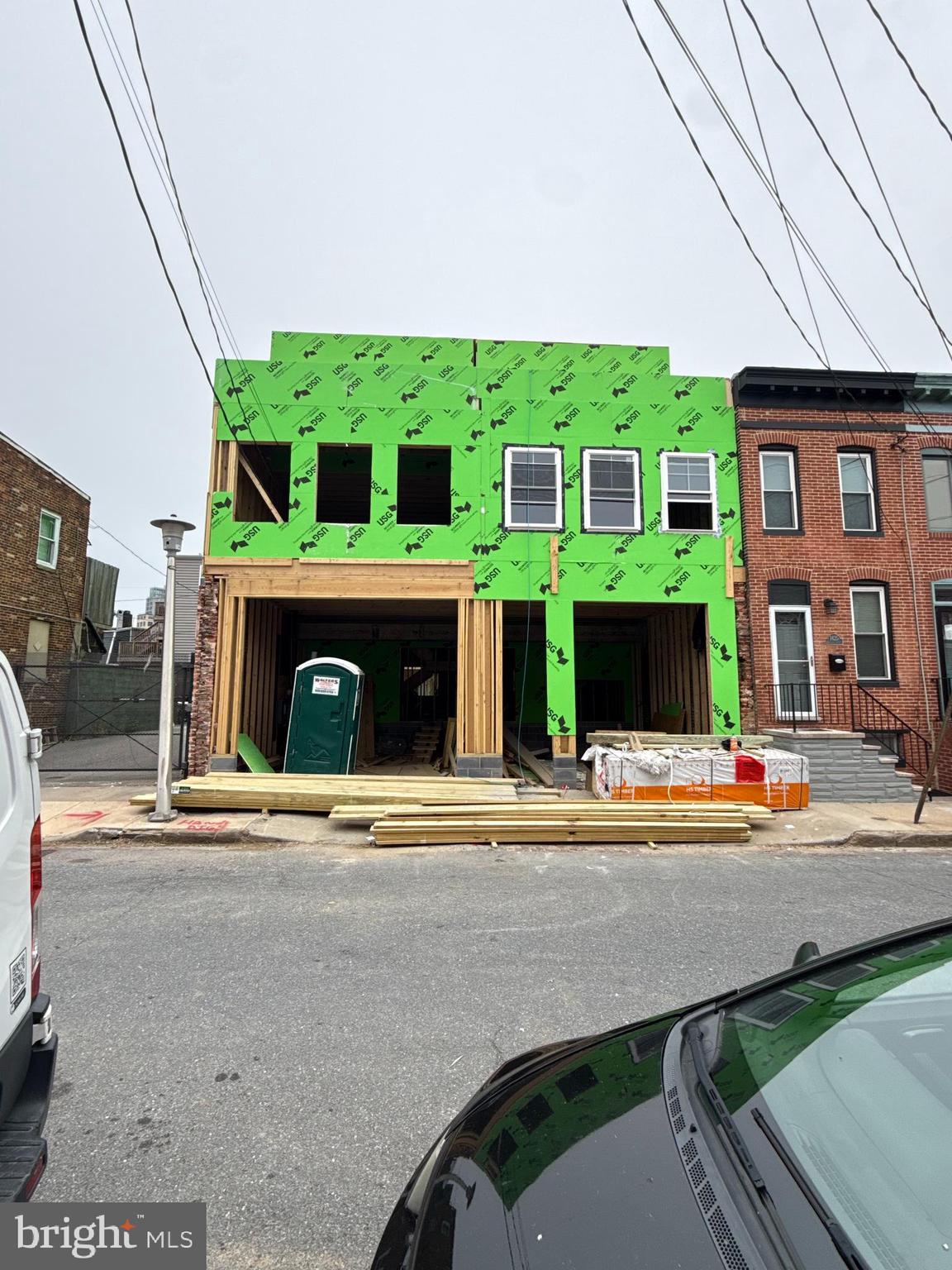 LOCUST POINT - Residential