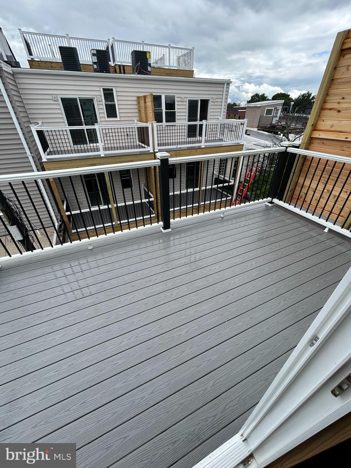 LOCUST POINT - Residential
