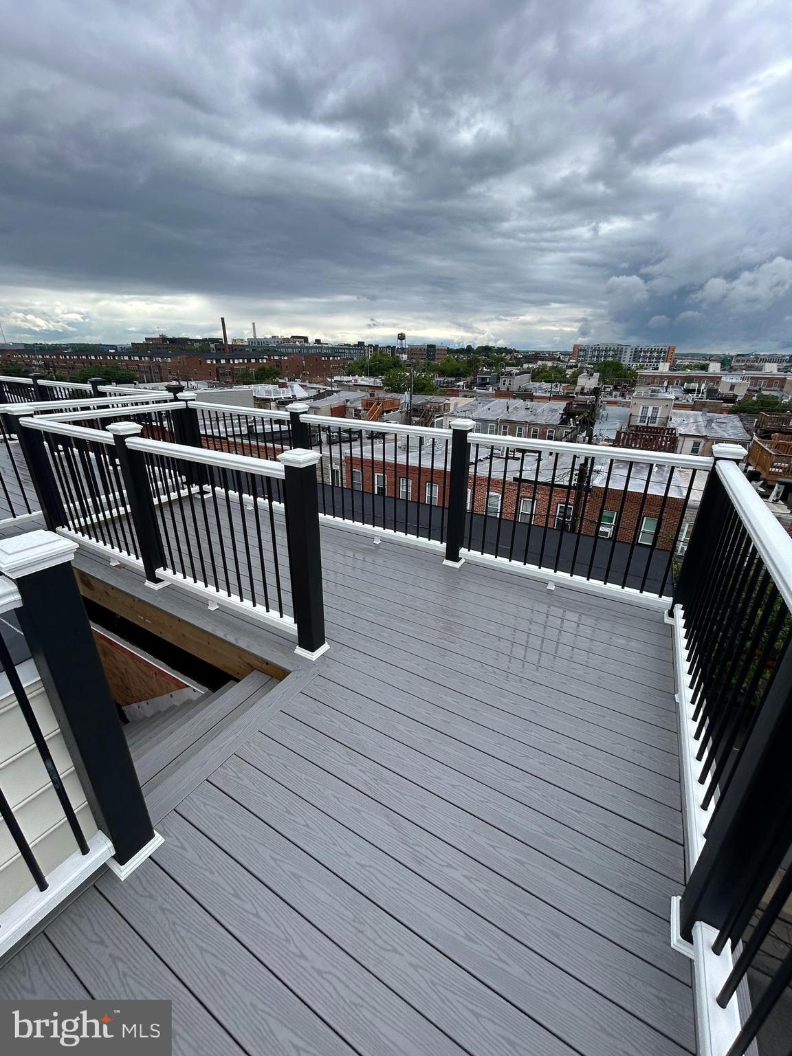 LOCUST POINT - Residential