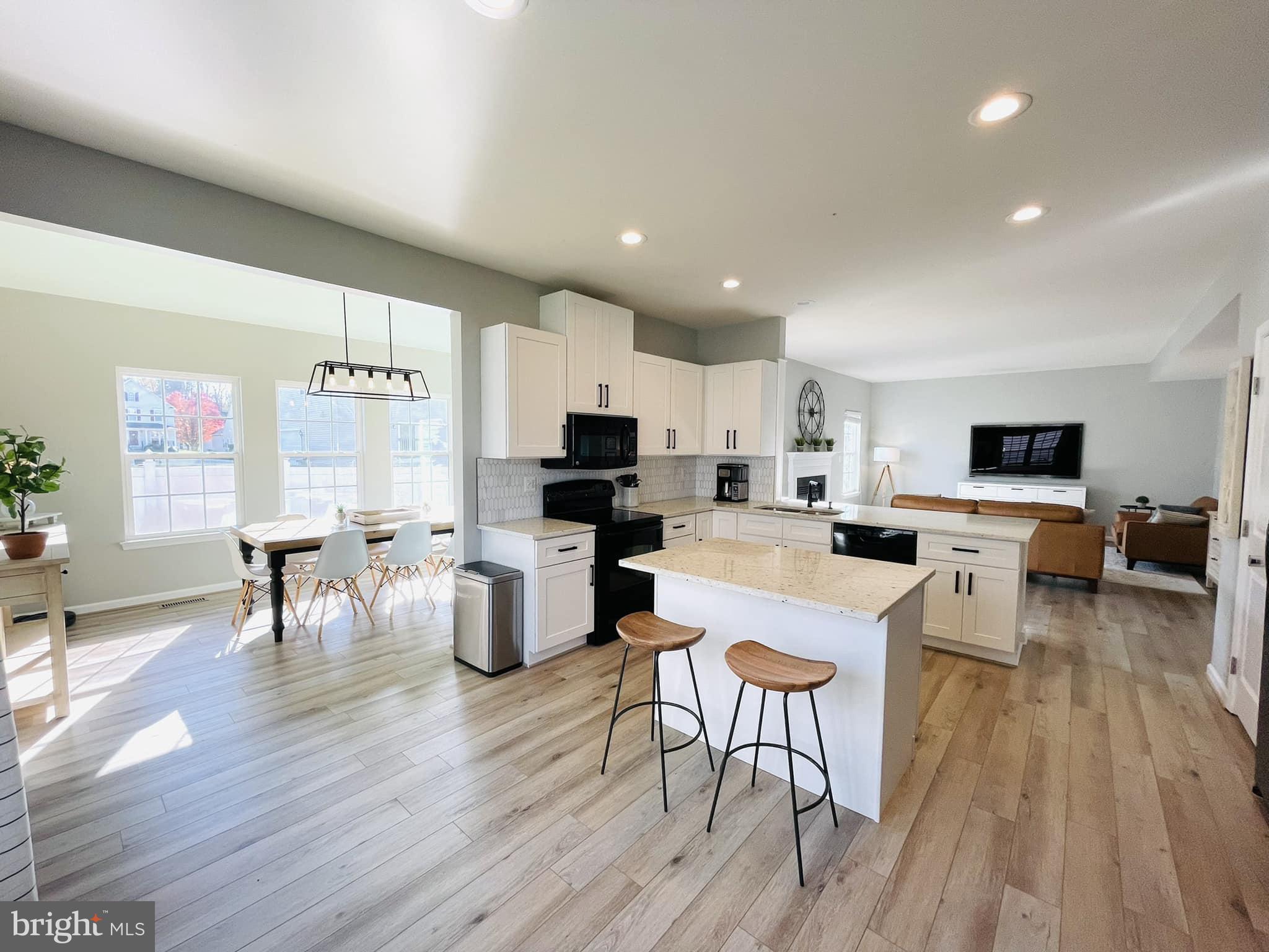 POTOMAC TOWN CENTER - Residential