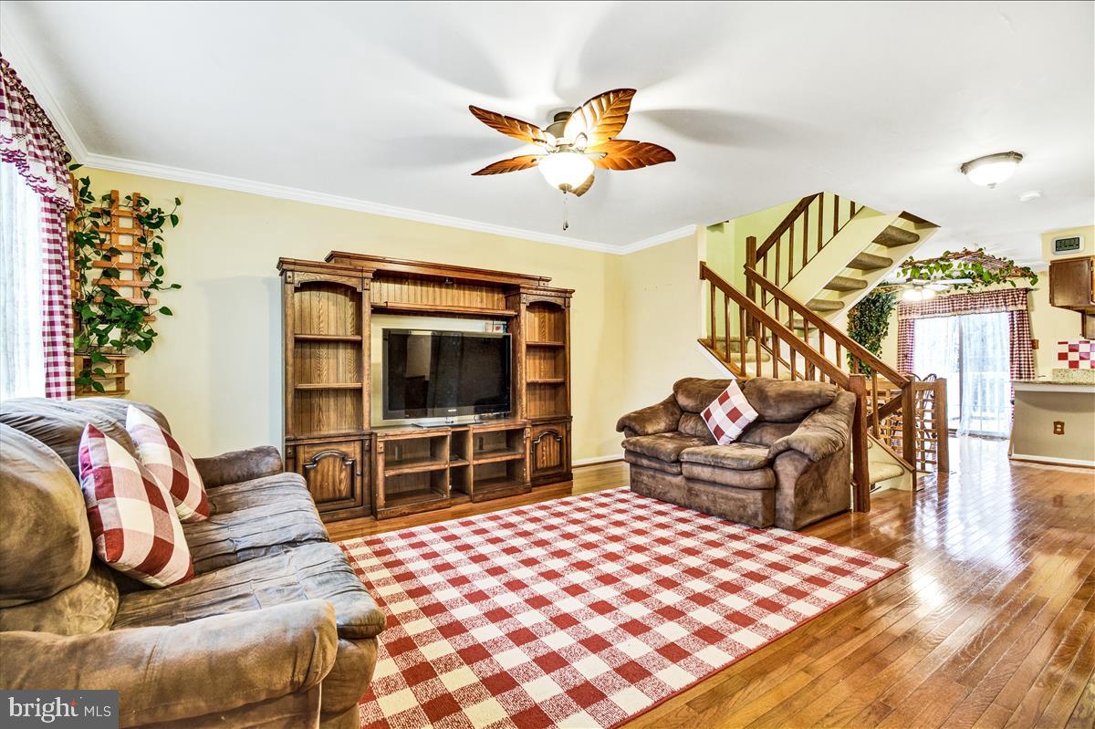 WHITE OAK - Residential