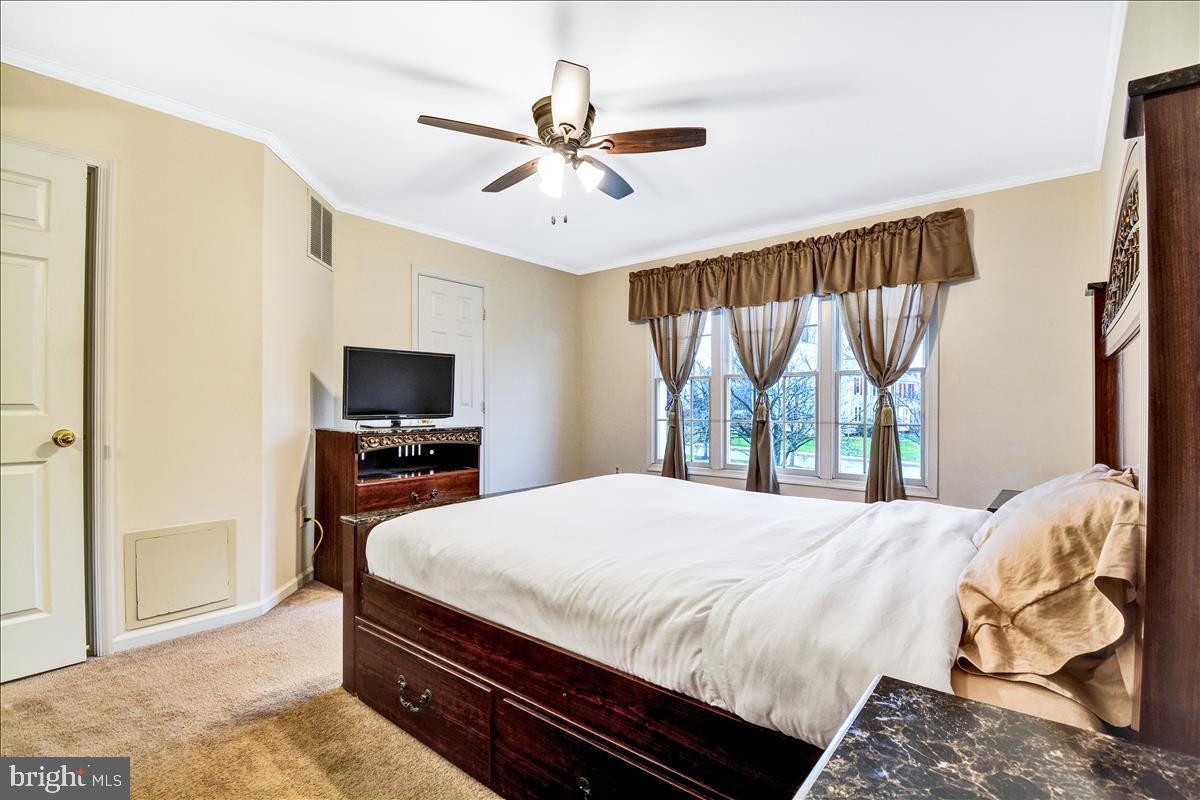 WHITE OAK - Residential