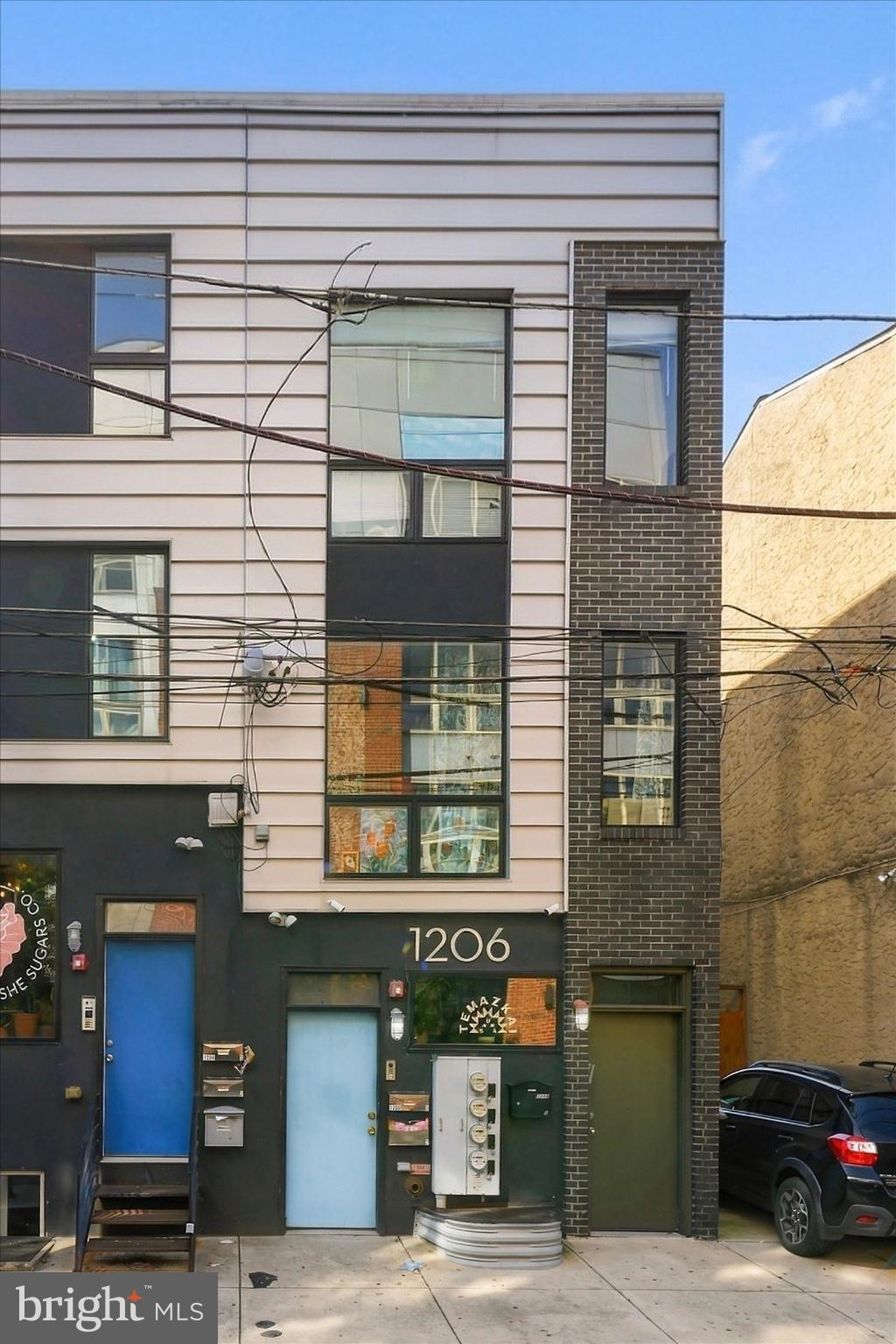 1206 E PALMER STREET