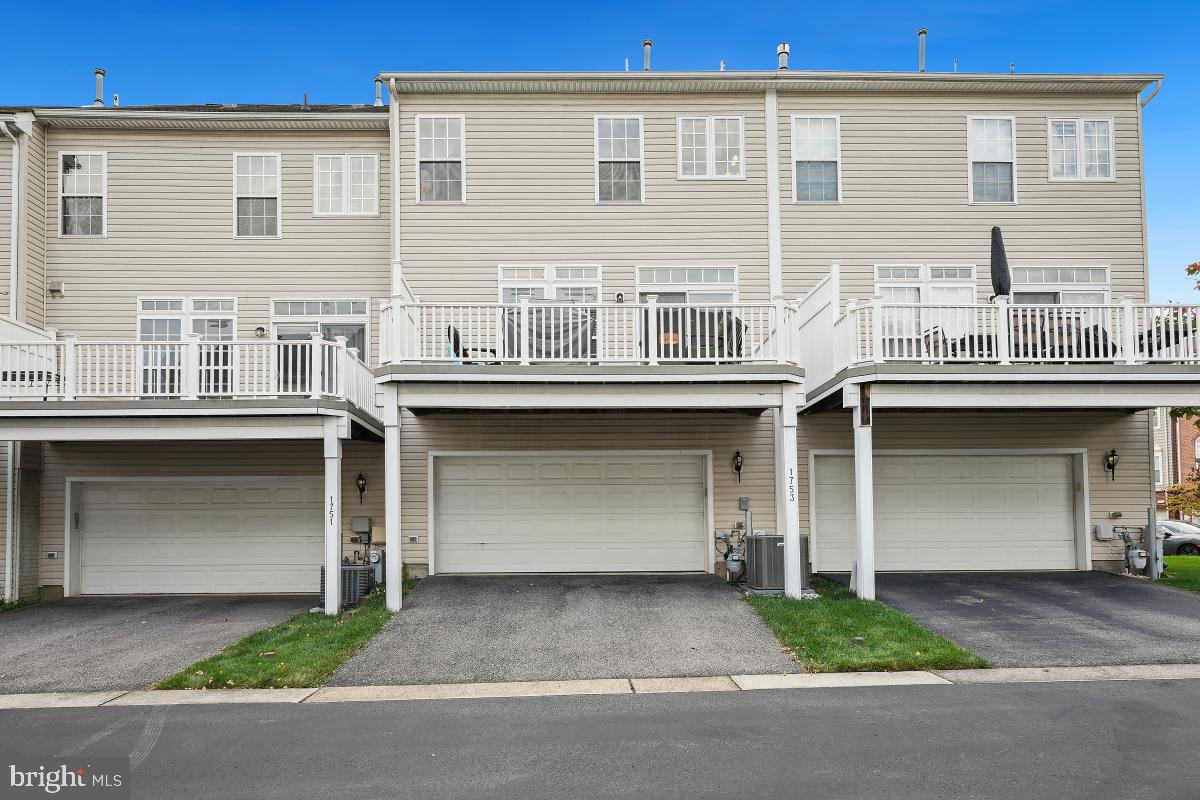 VILLAGES OF DORCHESTER - Residential