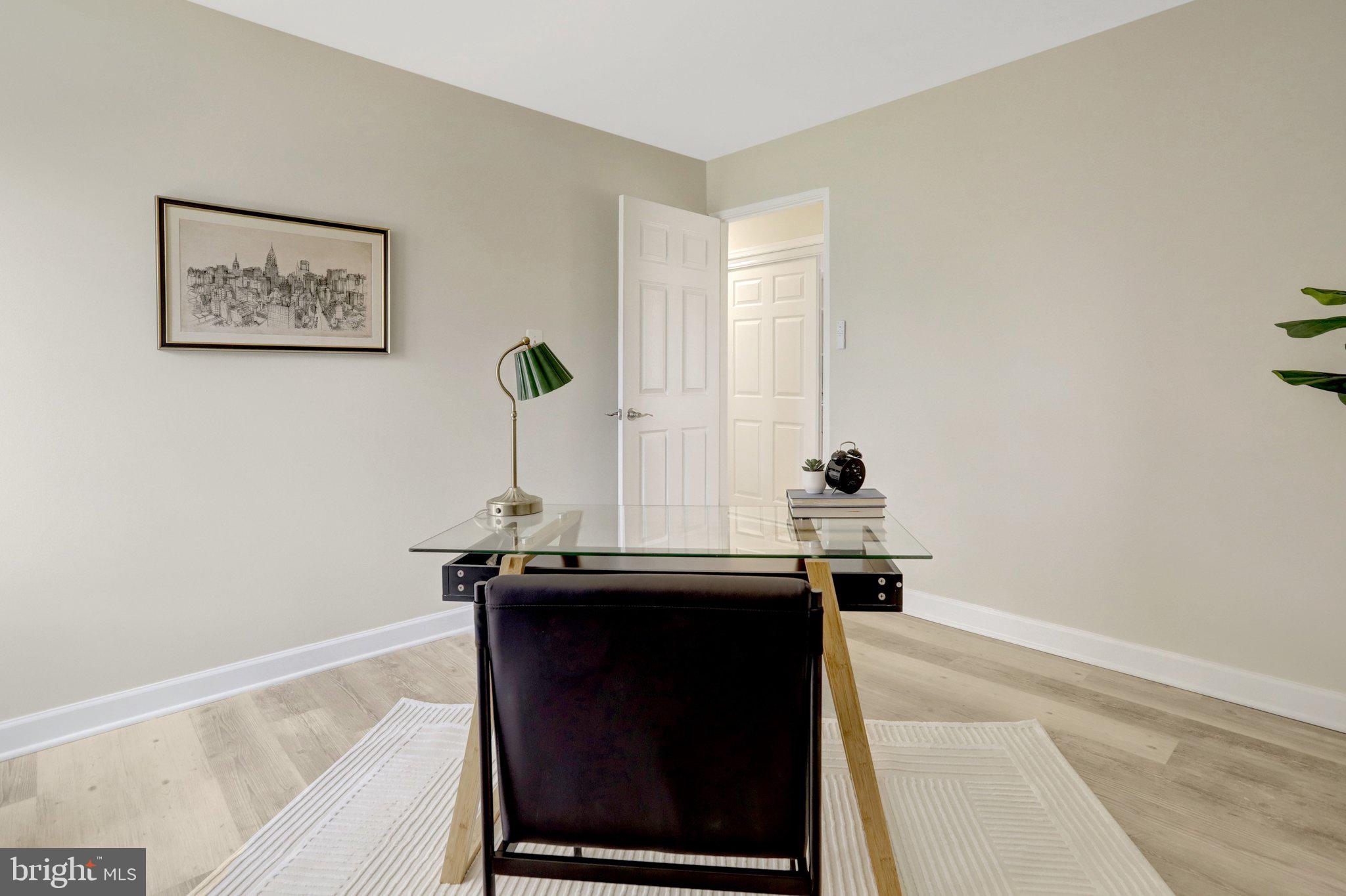 HERITAGE COURT - Residential