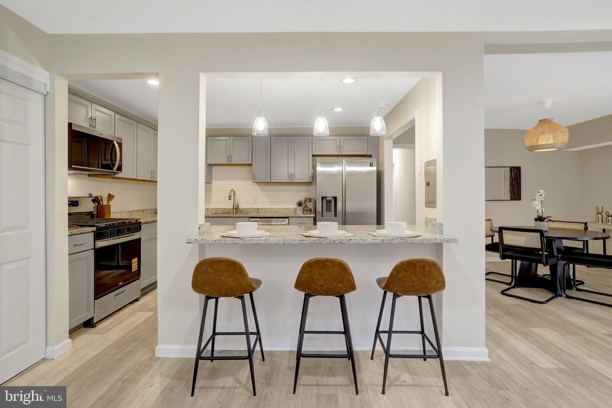 HERITAGE COURT - Residential