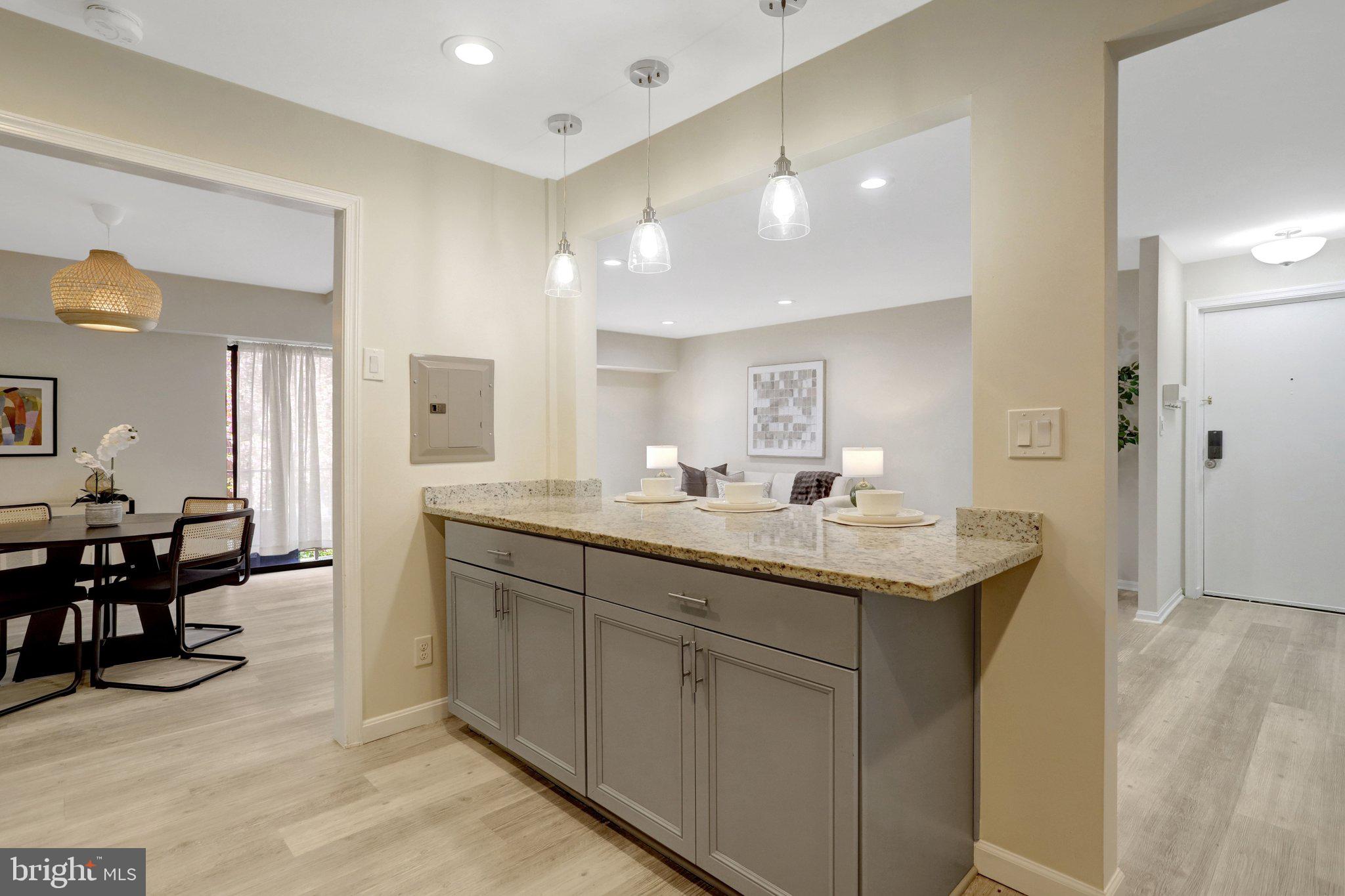 HERITAGE COURT - Residential