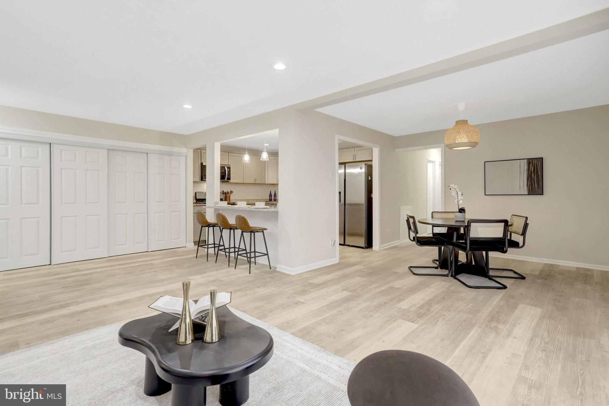 HERITAGE COURT - Residential