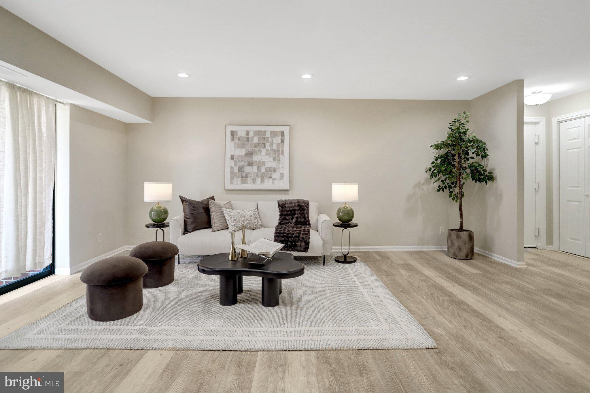 HERITAGE COURT - Residential