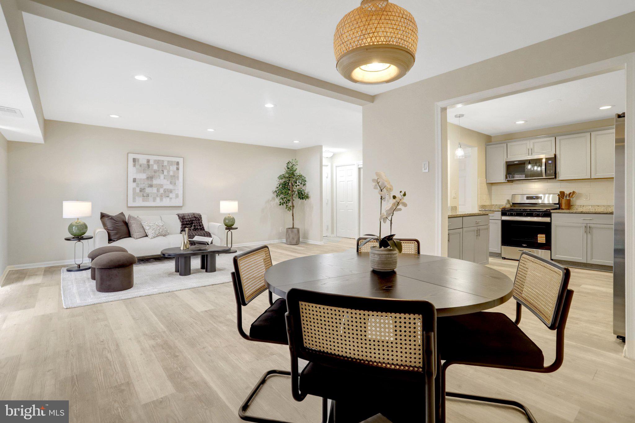 HERITAGE COURT - Residential