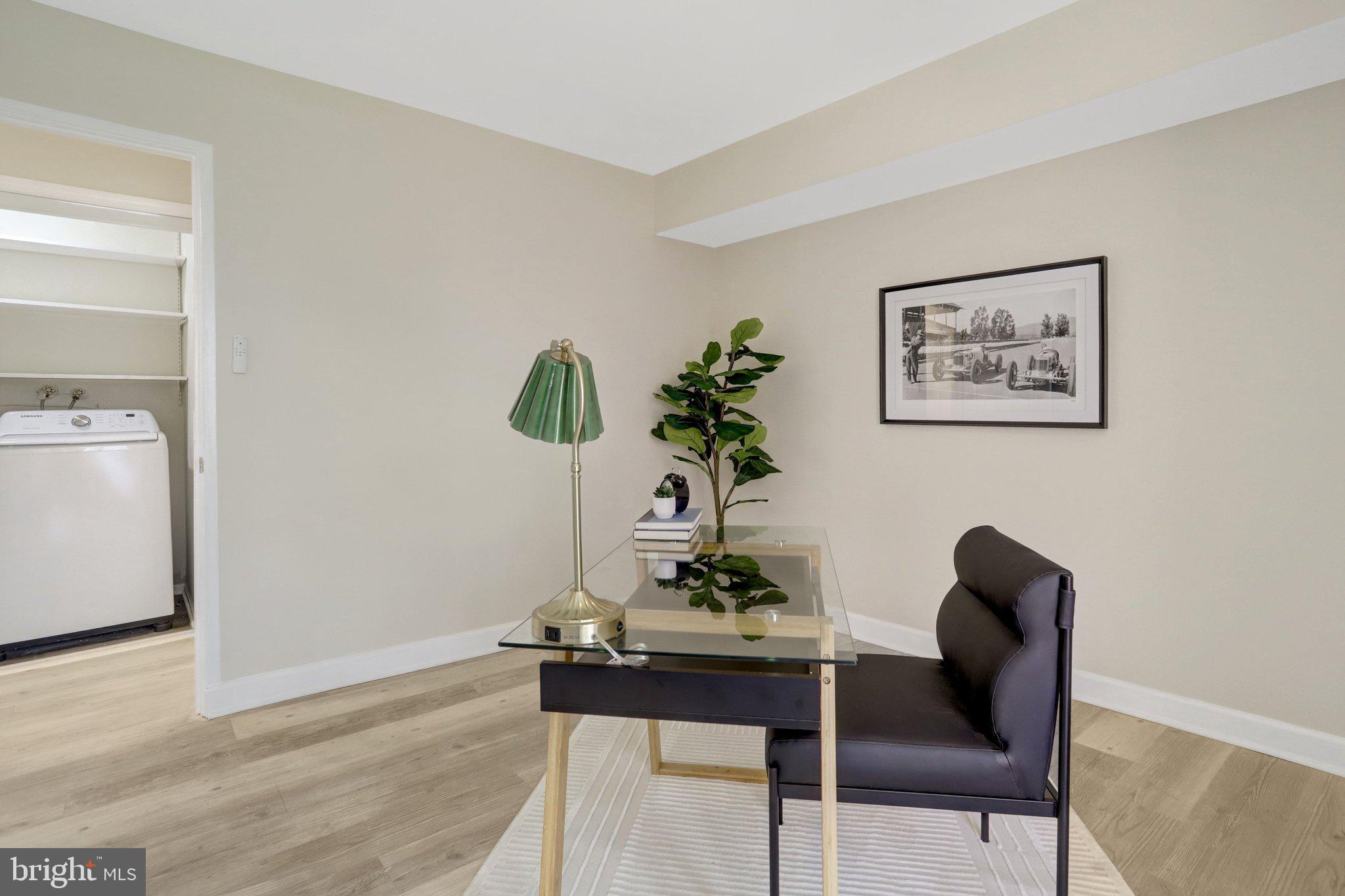 HERITAGE COURT - Residential