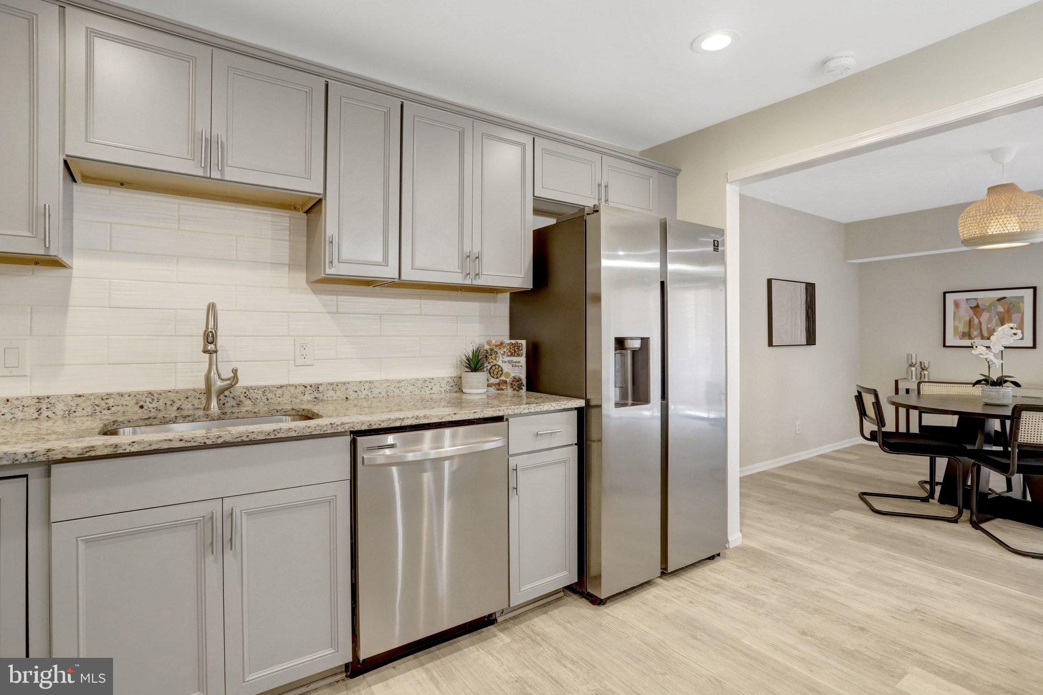 HERITAGE COURT - Residential