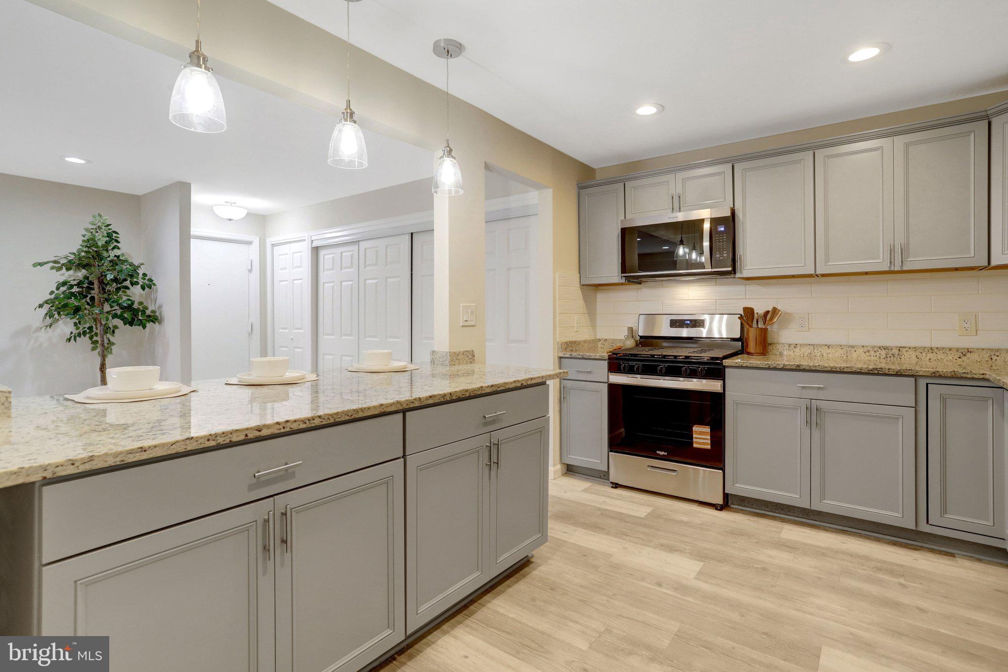 HERITAGE COURT - Residential